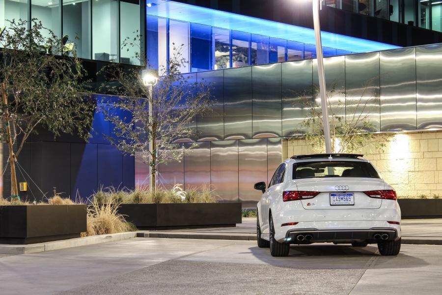  Audi S3 Sedan (8V) 2016 года  (NA) (фото 26 из 40)
